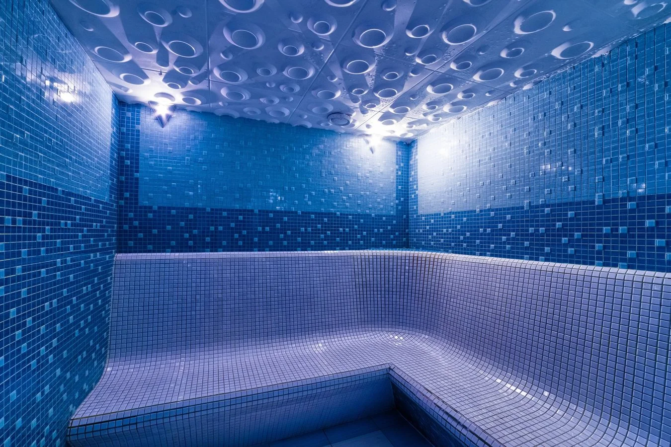 Nabitý relaxační pobyt u Terma Bania: snídaně a večeře, neomezený wellness