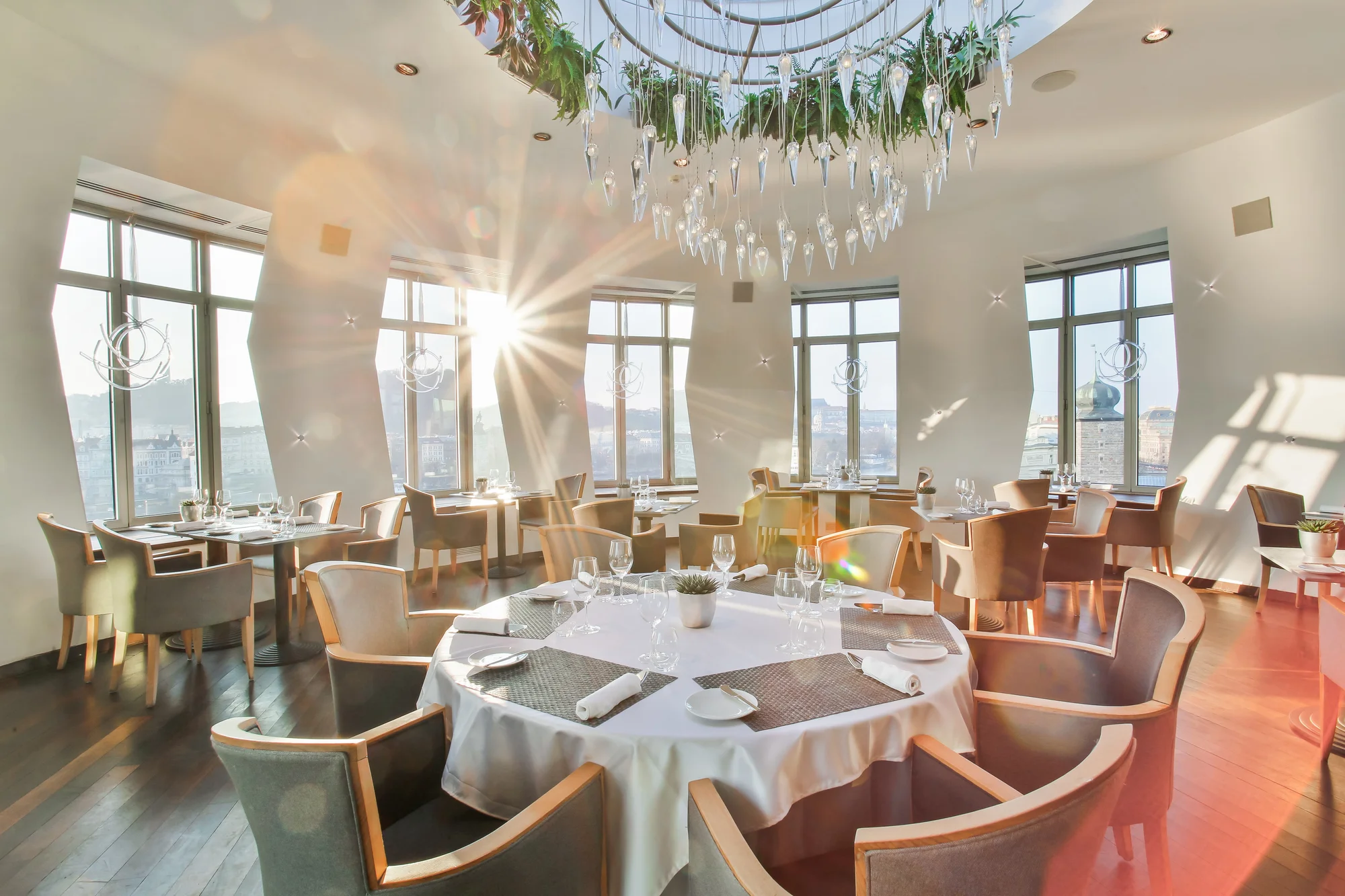 Tančící dům: otevřené vouchery na ubytování i do restaurace v hodnotě až 3000 Kč