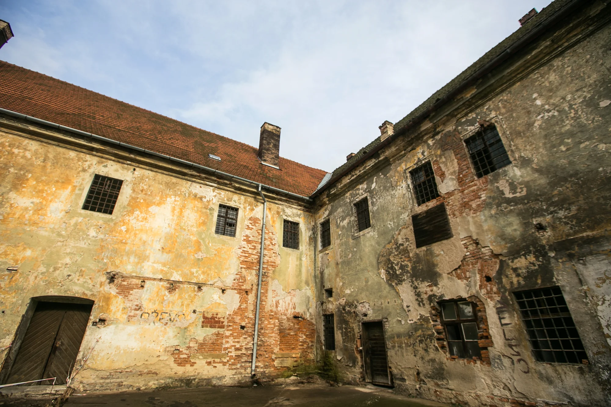 Exkurze na Cejlu: Prohlédněte si bývalou věznici gestapa a komunistů
