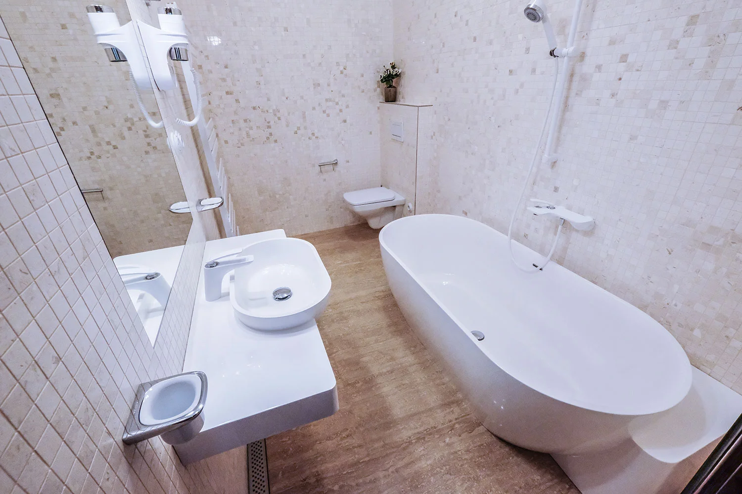 Luxus s nádechem historie: hotel v centru Českého Krumlova se snídaní i wellness relaxací