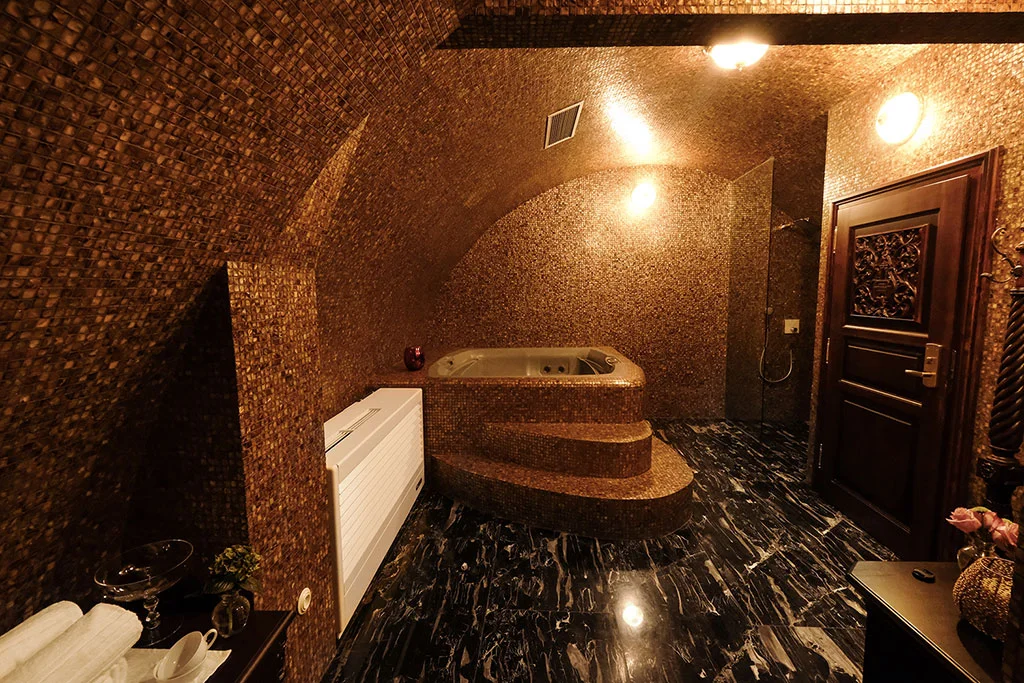Luxus s nádechem historie: hotel v centru Českého Krumlova se snídaní i wellness