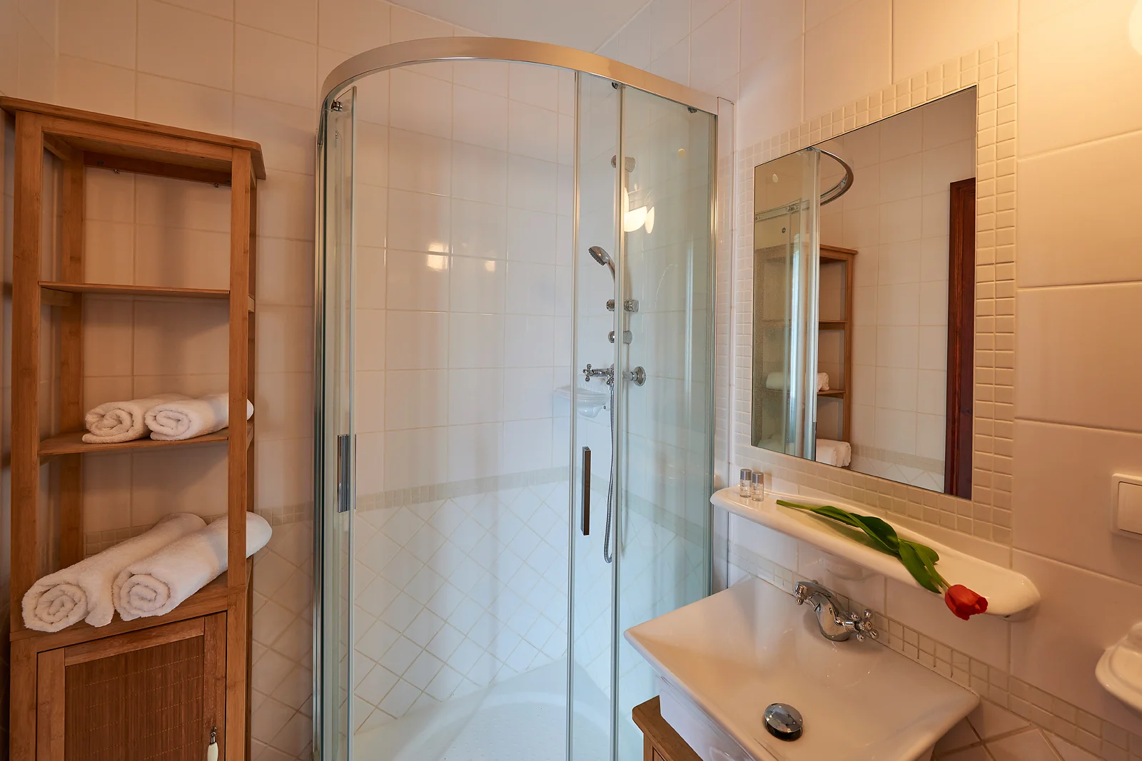 Relax, romantika i zábava v Liberci: hotel s privátním wellness a snídaněmi