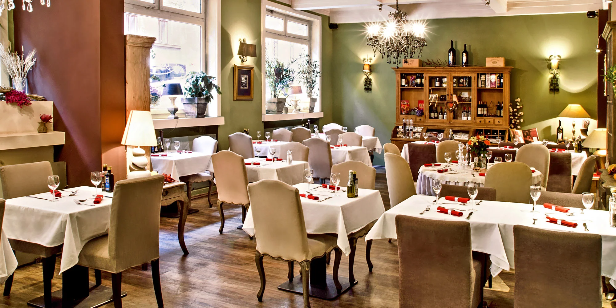 Pravé italské menu pro dva: rybí polévka nebo carpaccio, steak z tuňáka či hovězí a další dobroty