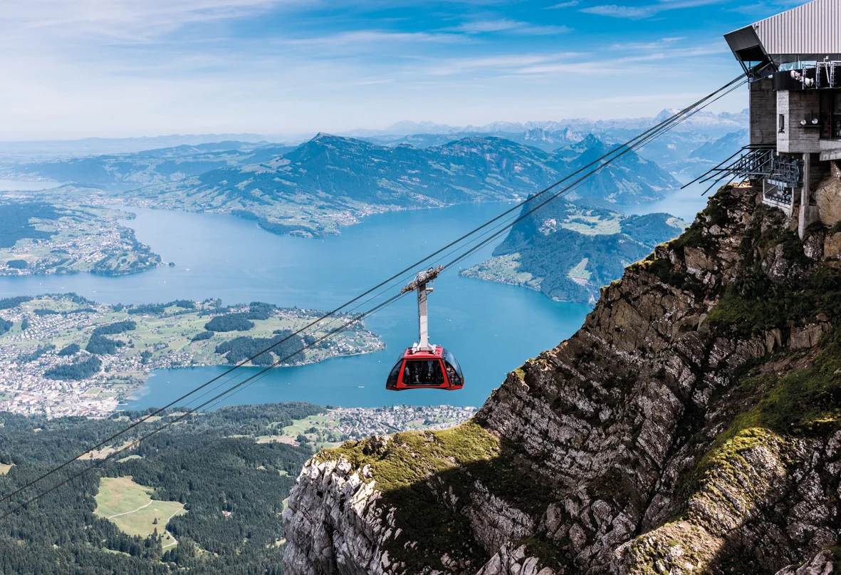 Zájezd do Švýcarska za alpskými panoramaty a nejstrmější zubačkou světa
