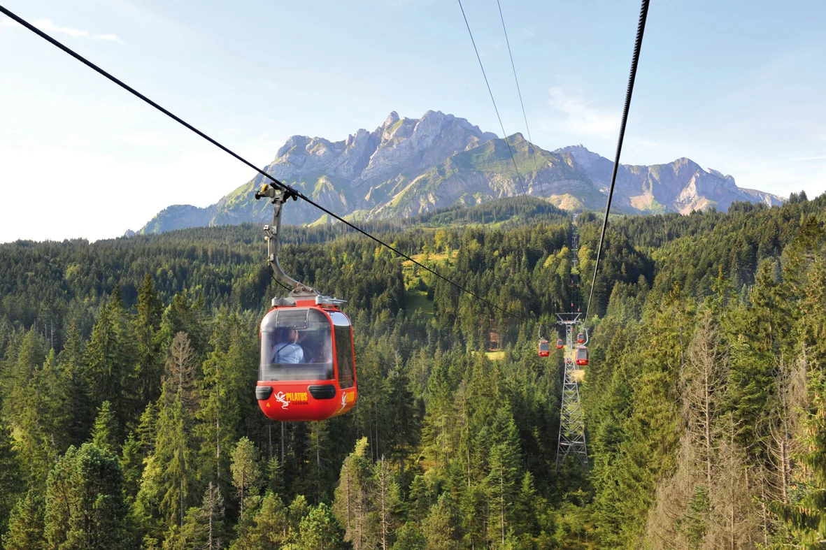 Zájezd do Švýcarska za alpskými panoramaty a nejstrmější zubačkou světa