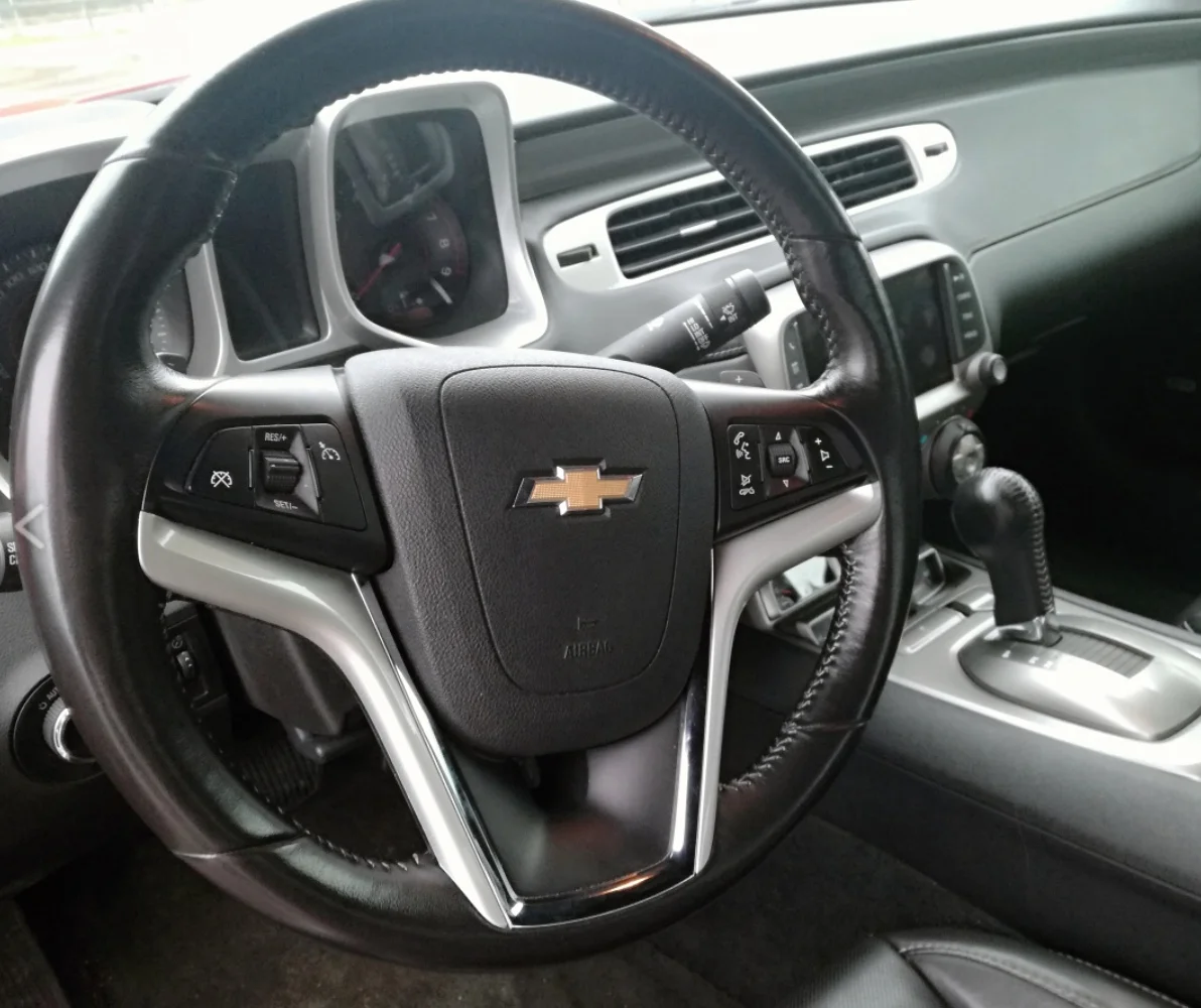 Zapůjčení ďábelského Chevroletu Camaro V8 s výkonem 400 koní na 12–48 hodin včetně víkendu