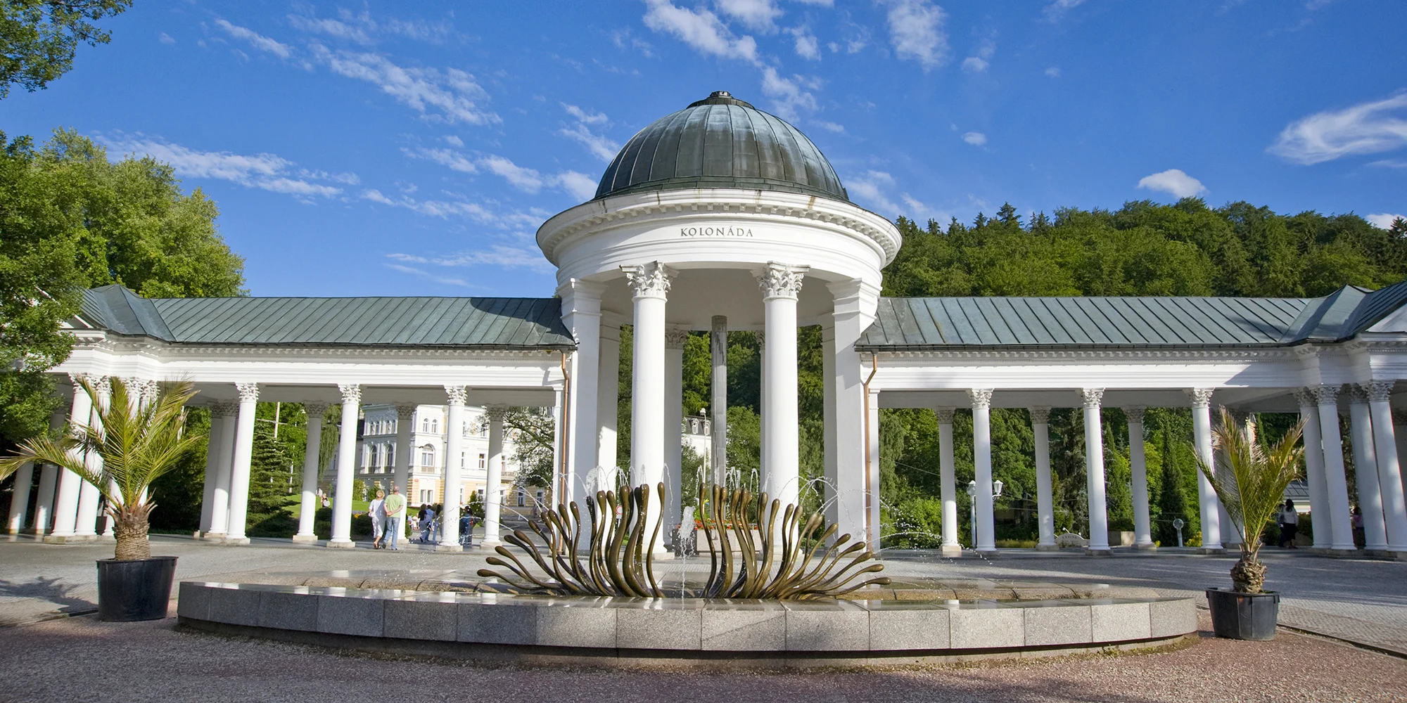 Pobyt v butikovém hotelu kousek od parku a léčivých pramenů: snídaně, bazén i privátní wellness