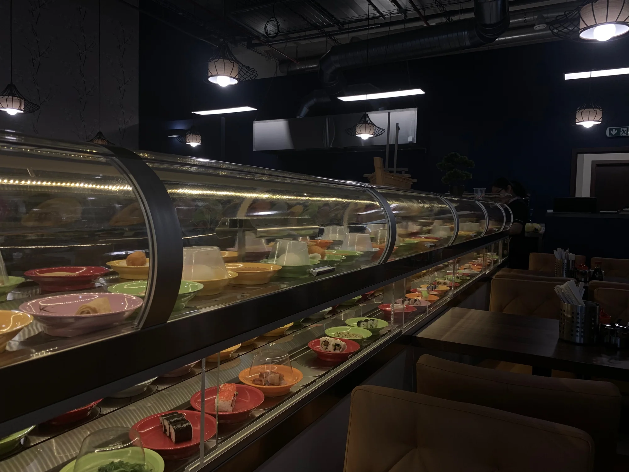 Neomezené hodování asijských dobrot: 2 hodiny running sushi pro jednoho