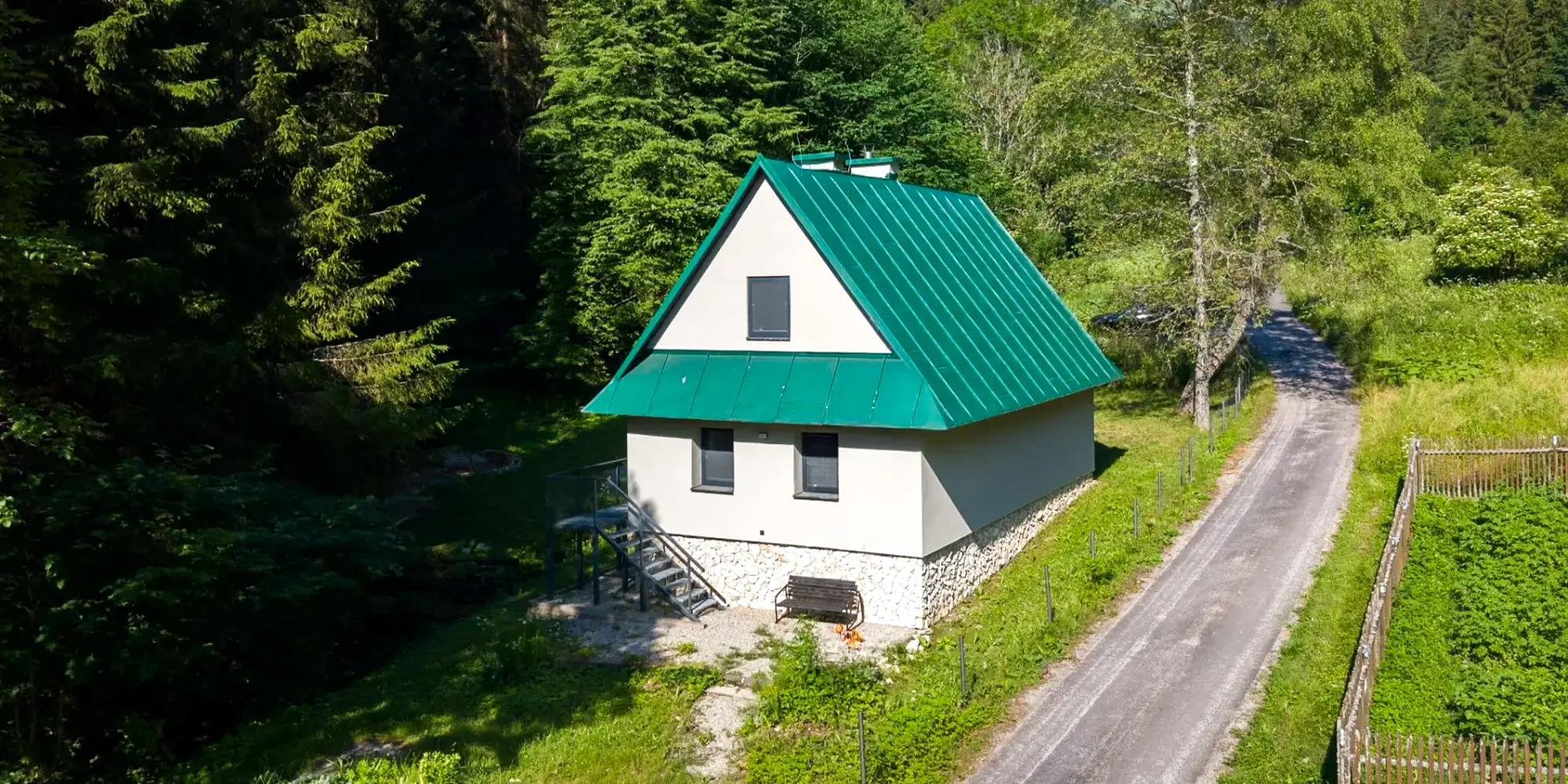 Horská chata kousek od Donoval s terasou a hřištěm