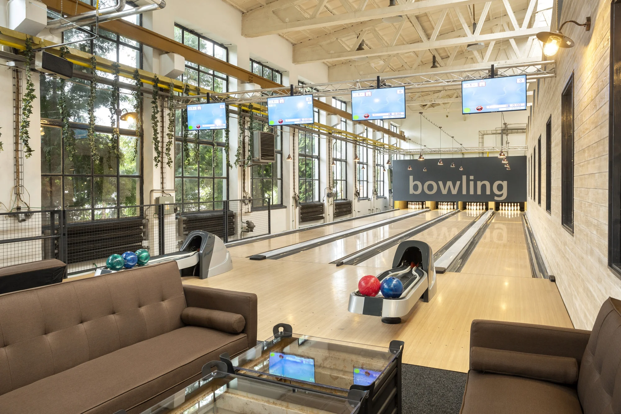 Hotel v bývalé továrně ve Vlašimi: snídaně, polopenze a bowling či wellness
