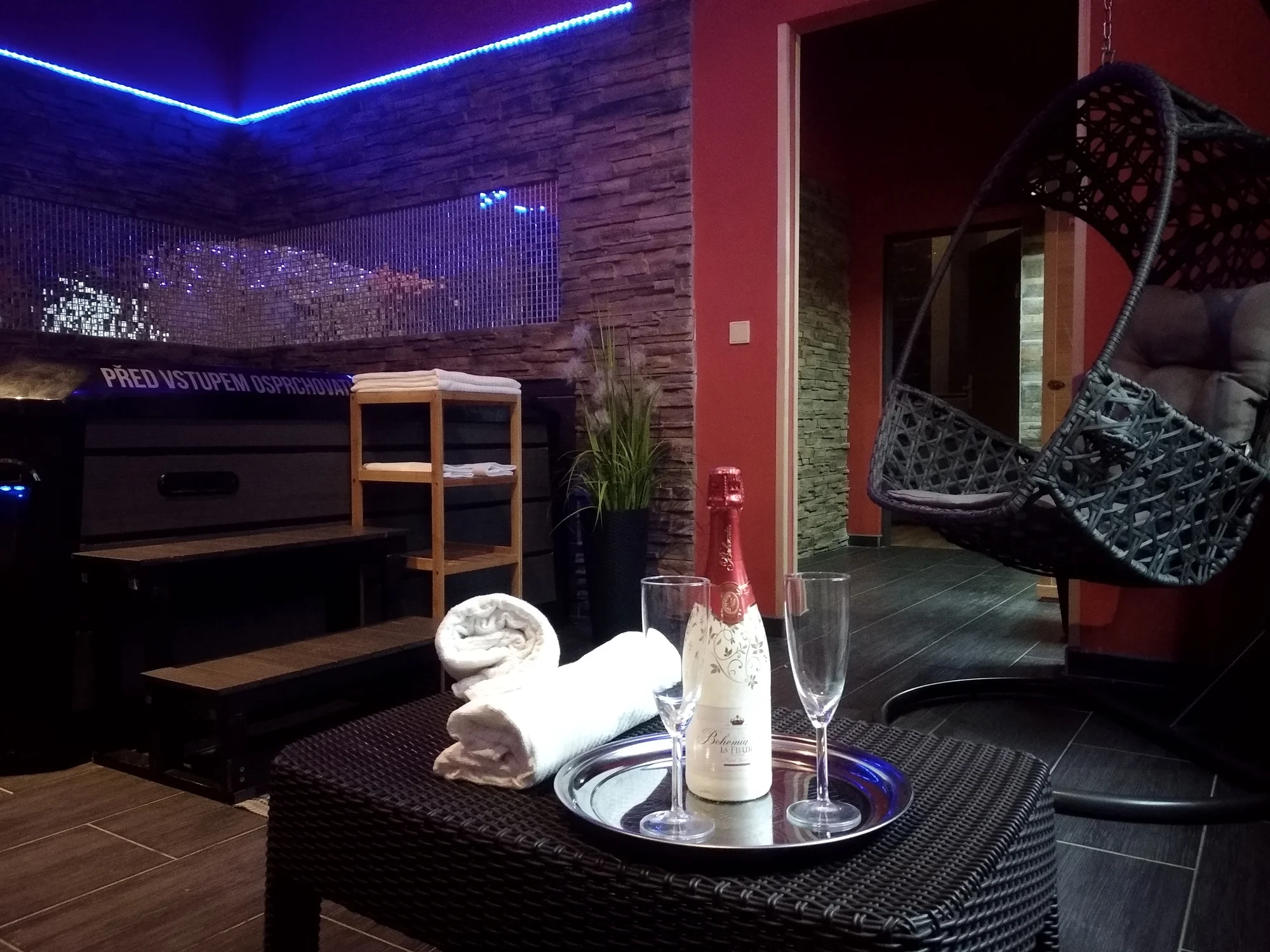 Víkendový relax ve dvou: 2 hodiny v privátním wellness centru s 3pokojovým apartmá