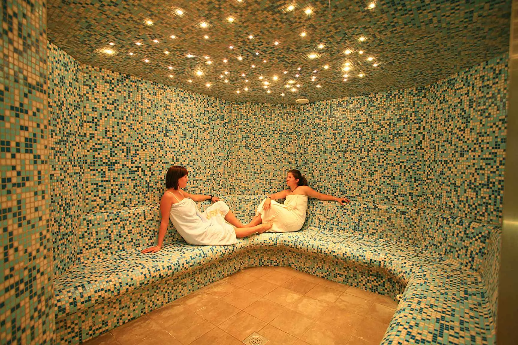 Relax na ostrově Korčula: 4* hotel se stravou, neomezeným wellness i večerním a dětským programem