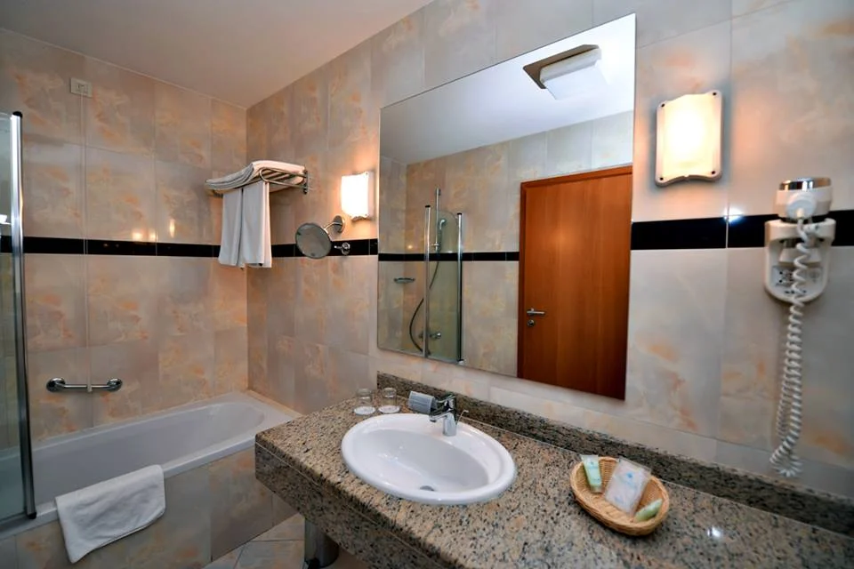 4* dovolená na chorvatském ostrově Pag: all inclusive i bazény, 2 děti zdarma