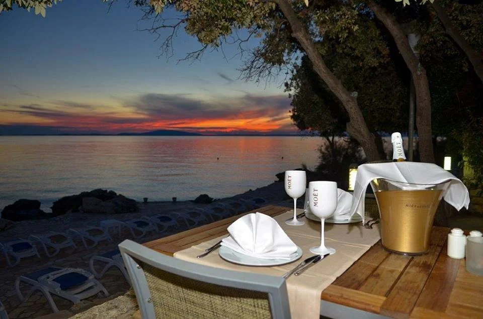 4* dovolená na chorvatském ostrově Pag: all inclusive i bazény, 2 děti zdarma