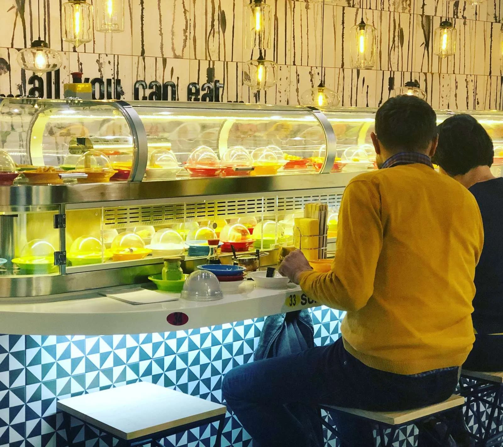 Running sushi v OC Letňany: hodina a půl all you can eat pro 1 osobu