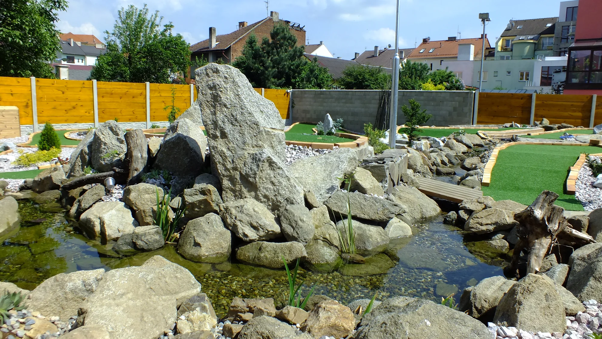 Trefte jamku: vstup na hřiště Adventure Golfu pro děti i dospělé