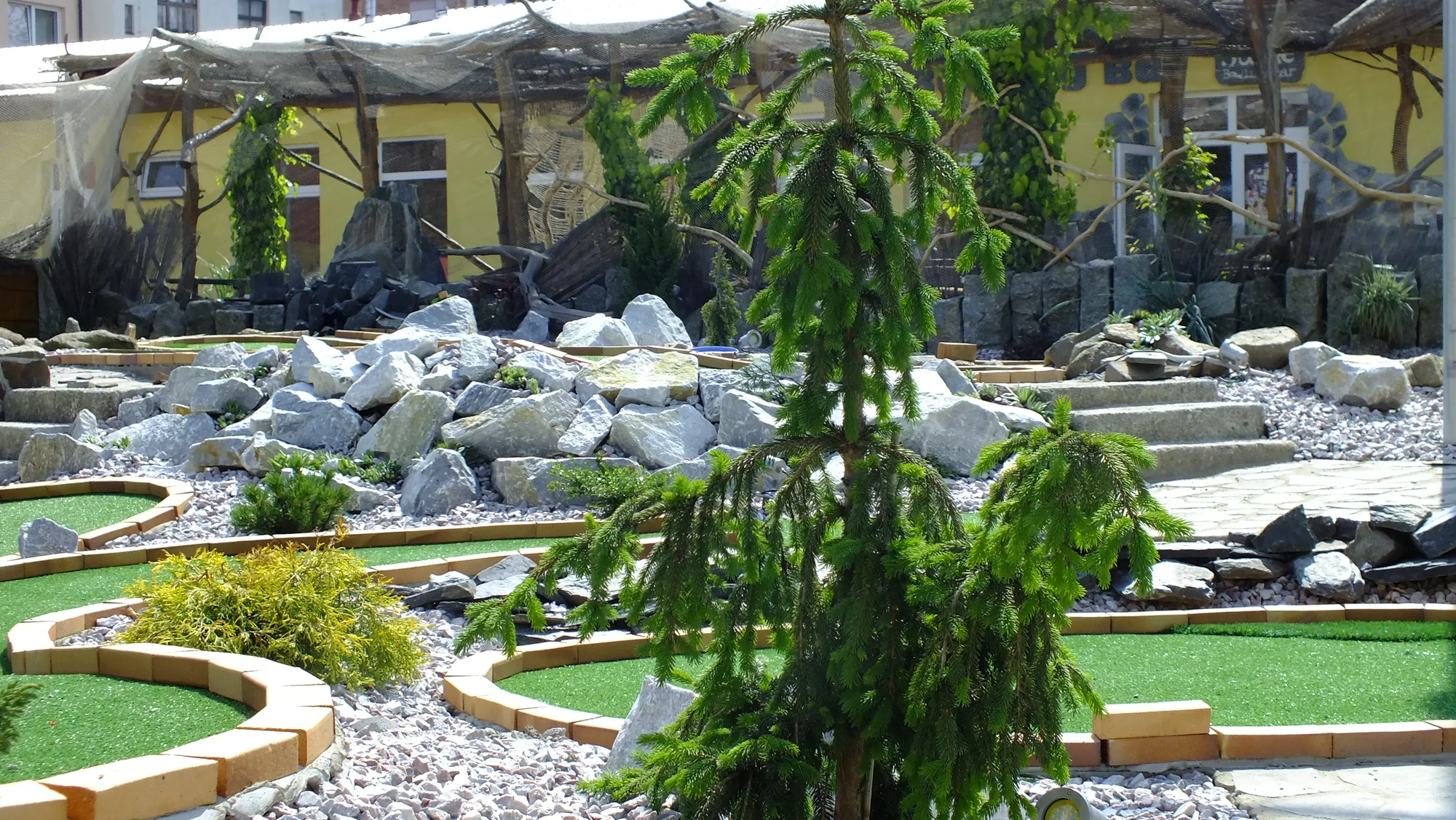 Trefte jamku: vstup na hřiště Adventure Golfu pro děti i dospělé