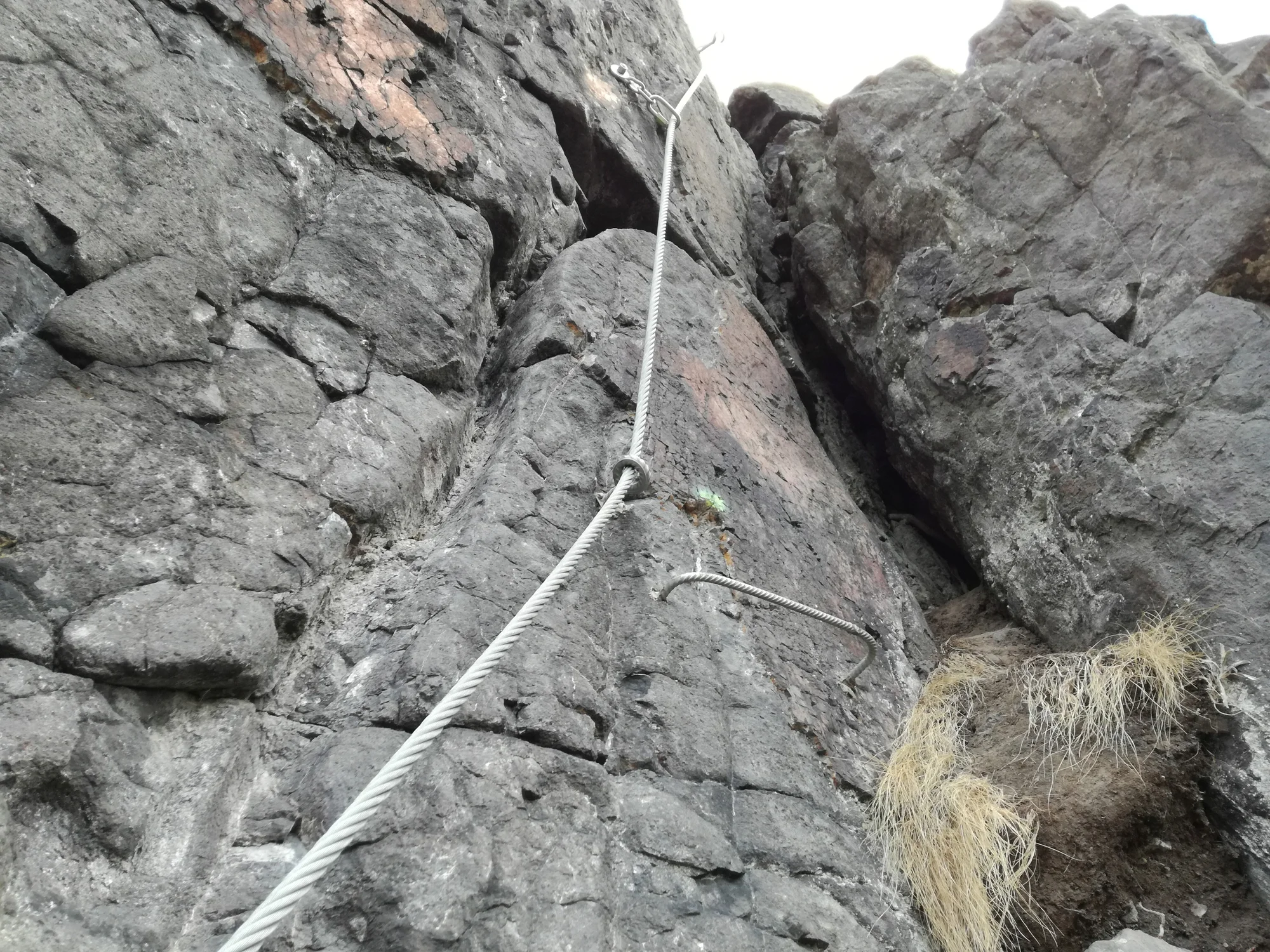 Via Ferrata: zajištěná cesta Lužická spojka - Vaňov s překvapením pro jednoho, dva i tři lezce