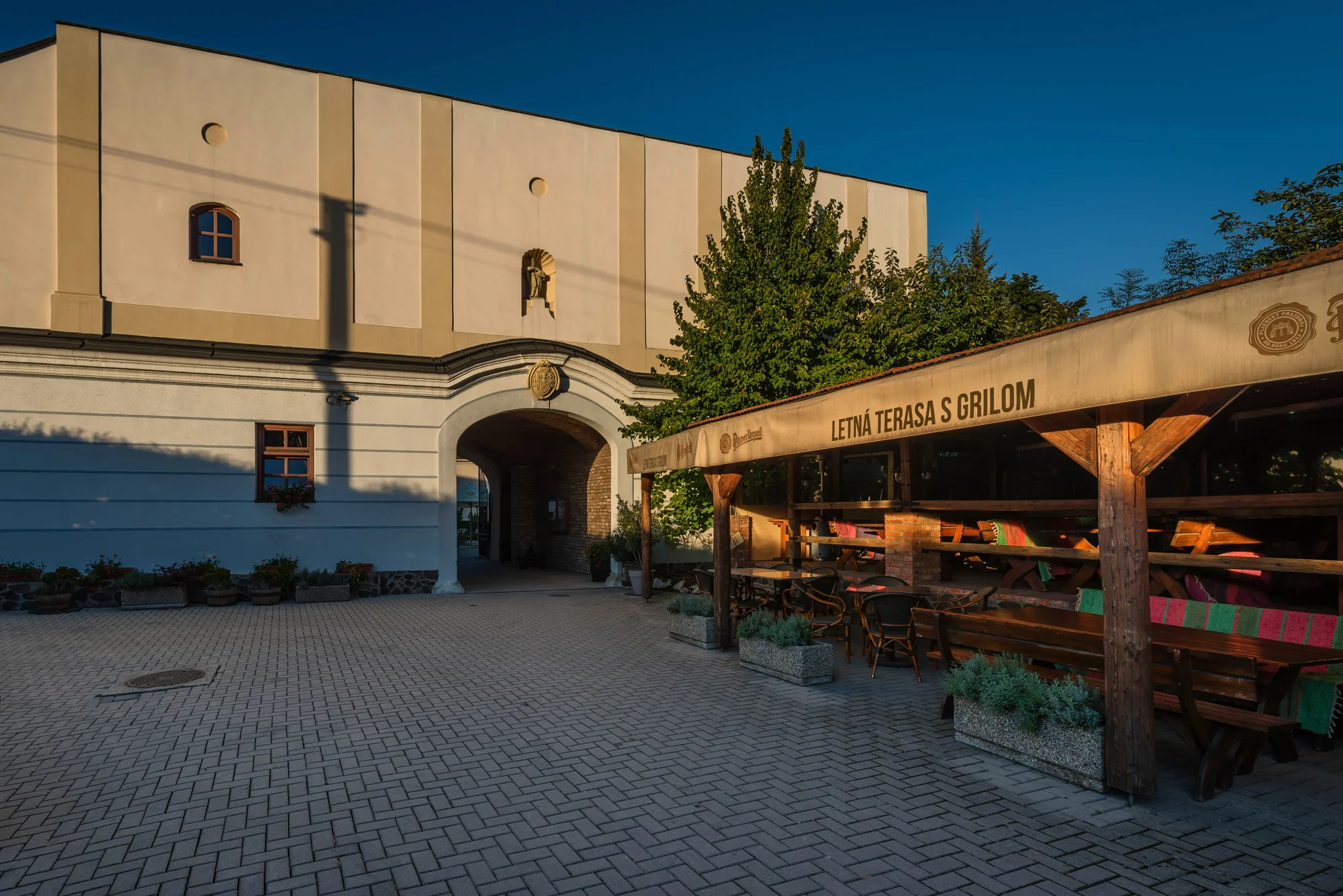 Romantický pobyt na zámku s vínem vlastní produkce a skvělým jídlem