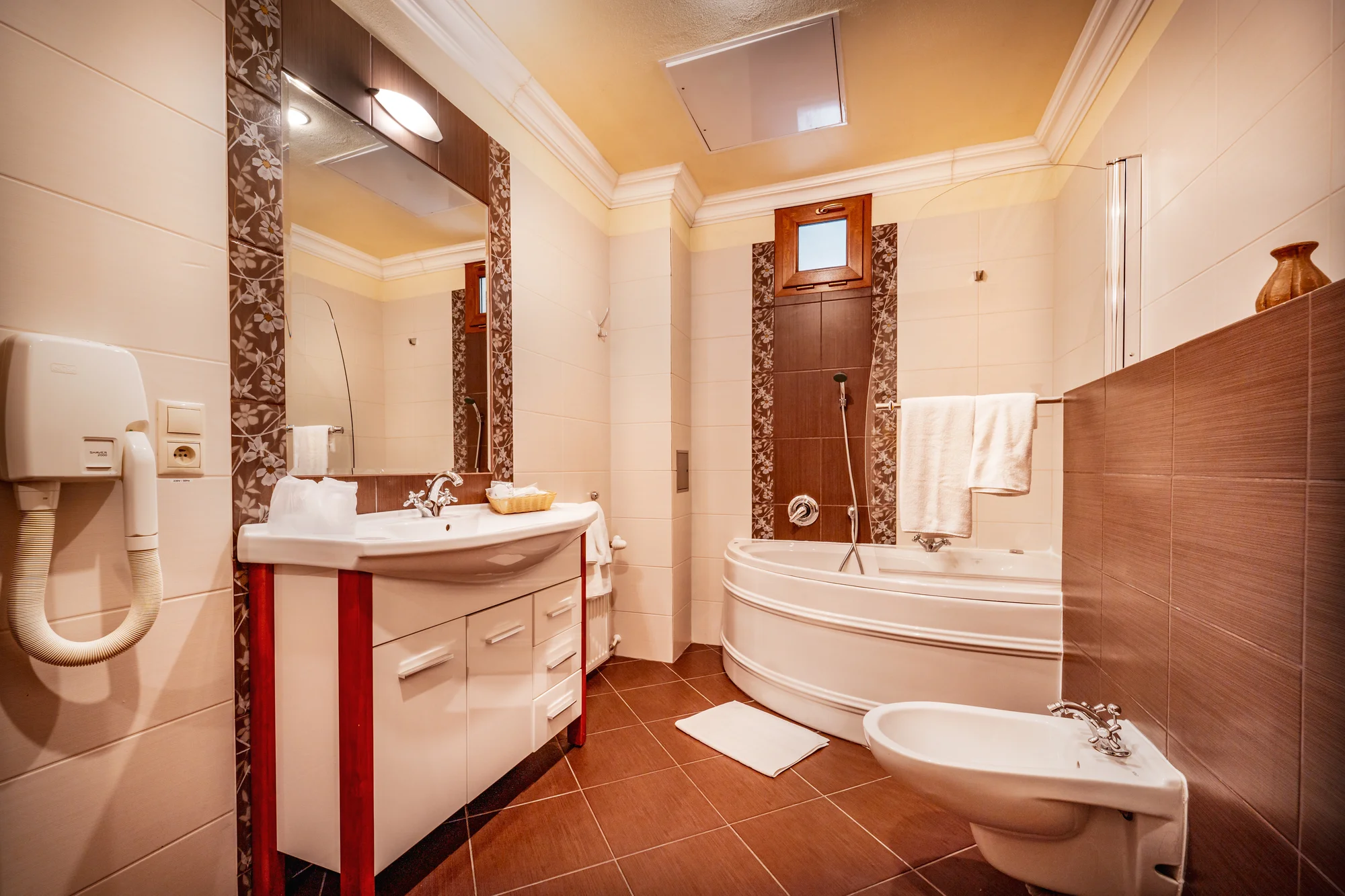 Romantická Nitra se vstupem na hrad,letní koupaliště i wellness