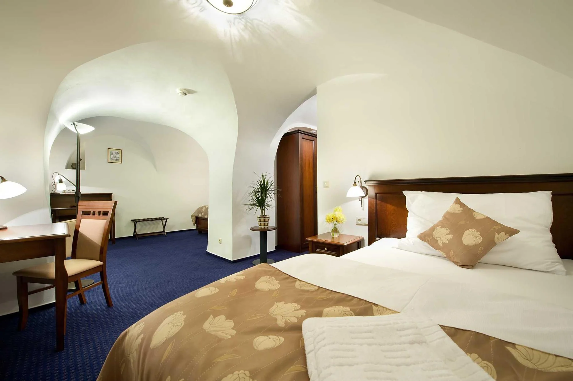 Hotel ze 17. století v centru Třebíče: snídaně, prohlídka památek i welcome drink
