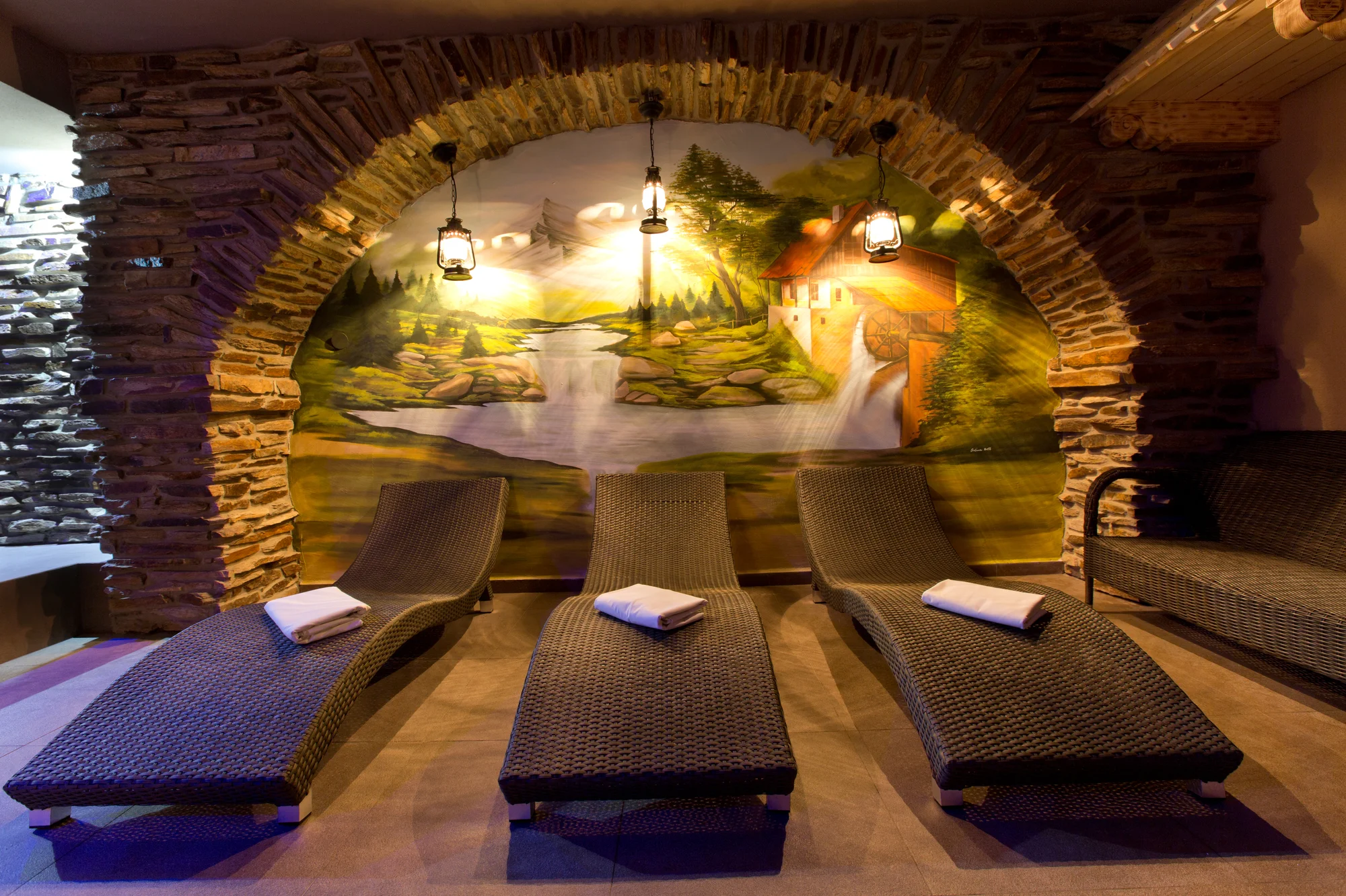 Pobyt v tradiční kolibě na Oravě: polopenze, wellness i pivní koupel