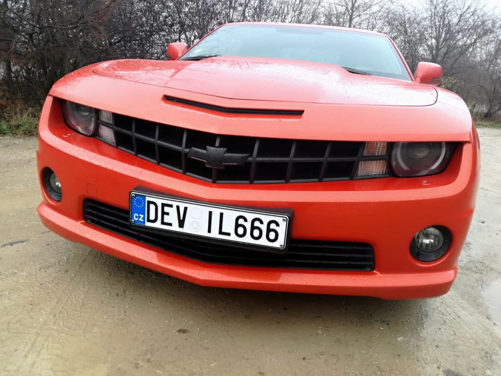 Zapůjčení ďábelského Chevroletu Camaro V8 s výkonem 400 koní na 12–48 hodin včetně víkendu