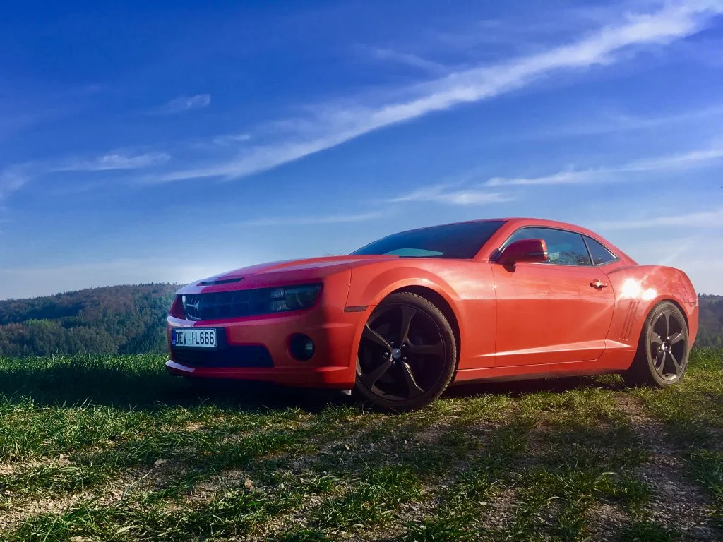 Zapůjčení ďábelského Chevroletu Camaro V8 s výkonem 400 koní na 12–48 hodin včetně víkendu