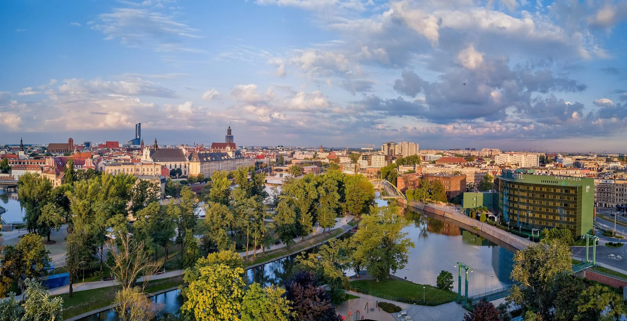 4* pobyt u centra Vratislavi: hotel přímo u Odry, snídaně i sauna, akce 2 děti zdarma