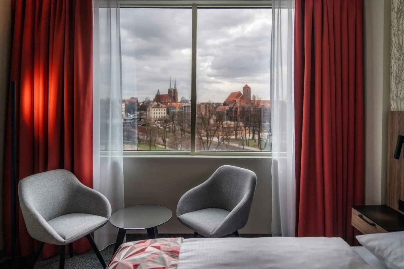 4* pobyt u centra Vratislavi: hotel přímo u Odry, snídaně i sauna, akce 2 děti zdarma