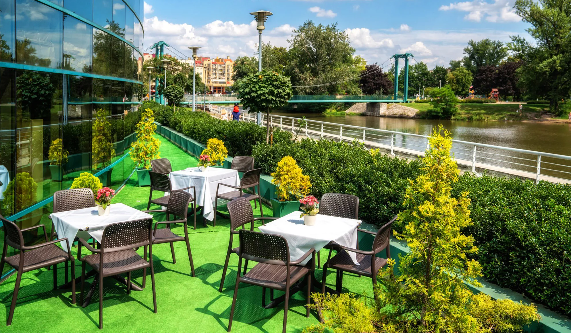 4* pobyt u centra Vratislavi: hotel přímo u Odry, snídaně i sauna, akce 2 děti zdarma