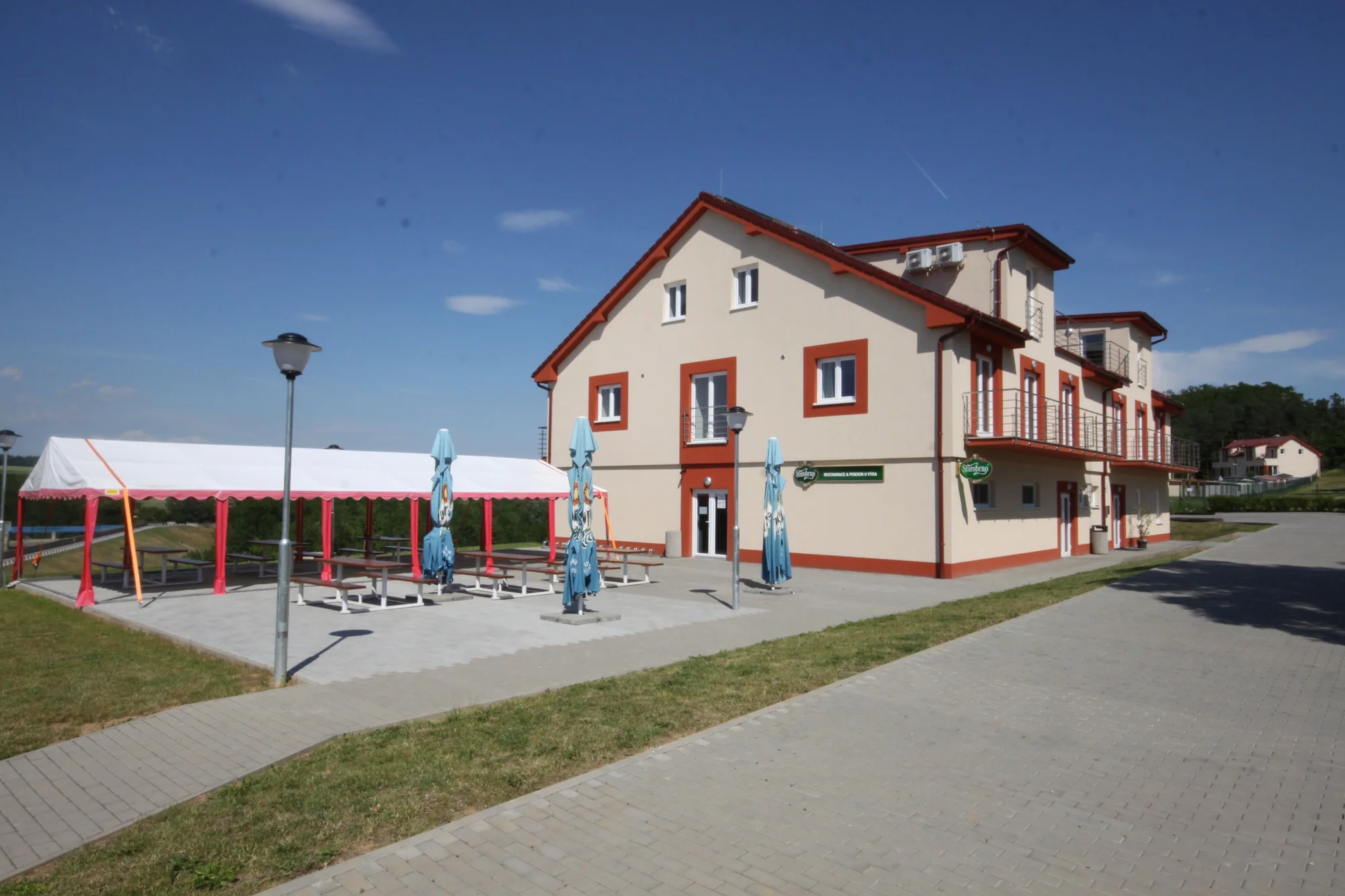 Mobilní domky až pro 5 osob u přehrady Výrovice na jižní Moravě