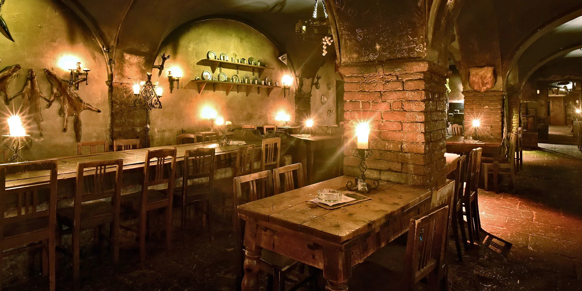 Noc ve středověku: rytířský pokoj, hostina i zábavný dobový program