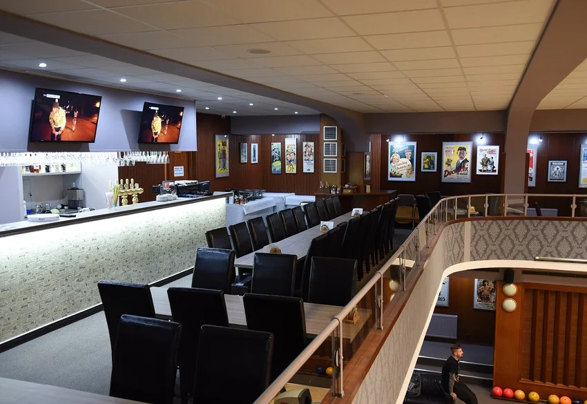 Bowling ve Strašnicích: hodina hry na profi dráze až pro 6 hráčů
