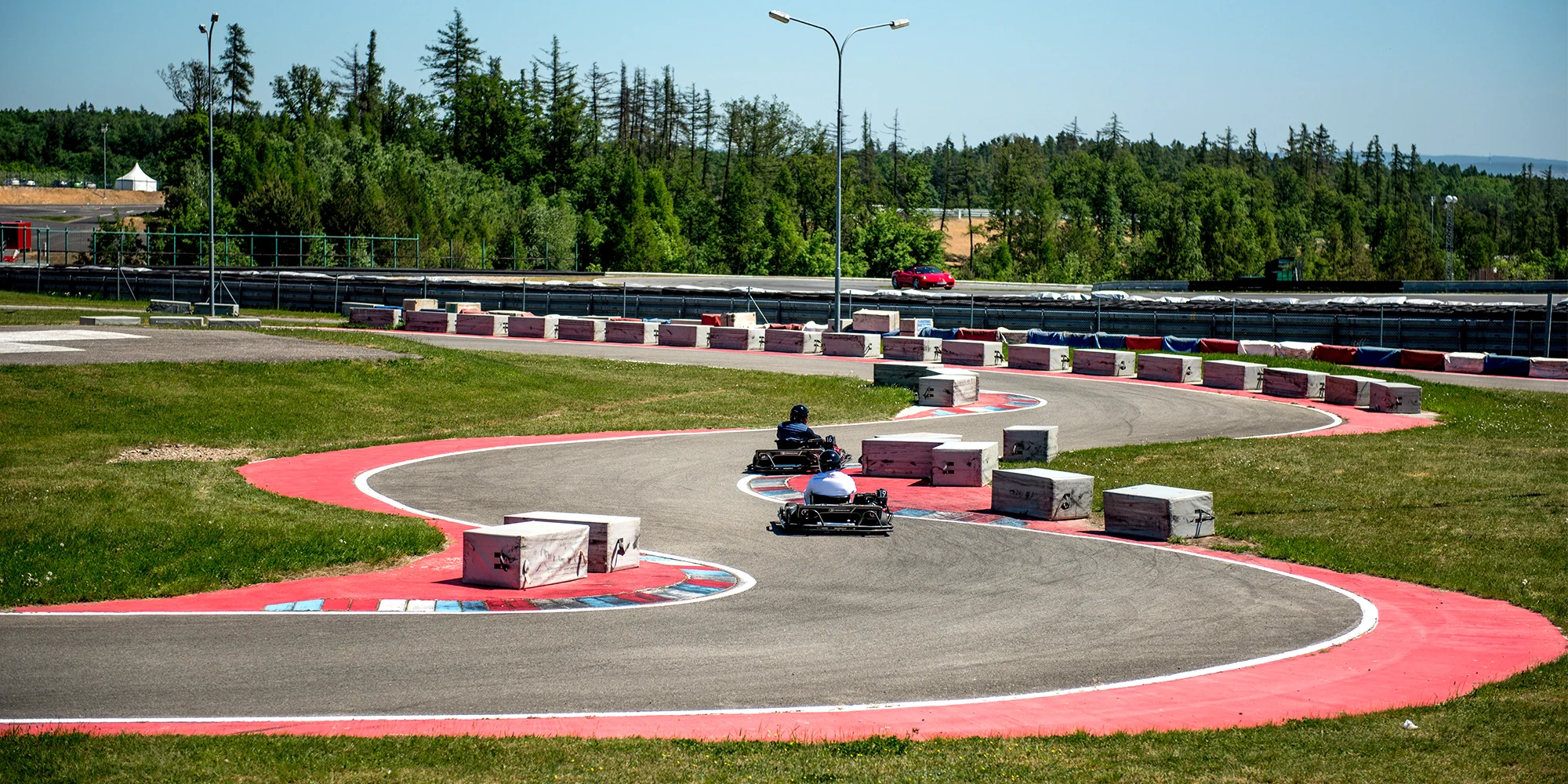 1, 2 i 6 jízd na motokáře na Masarykově okruhu