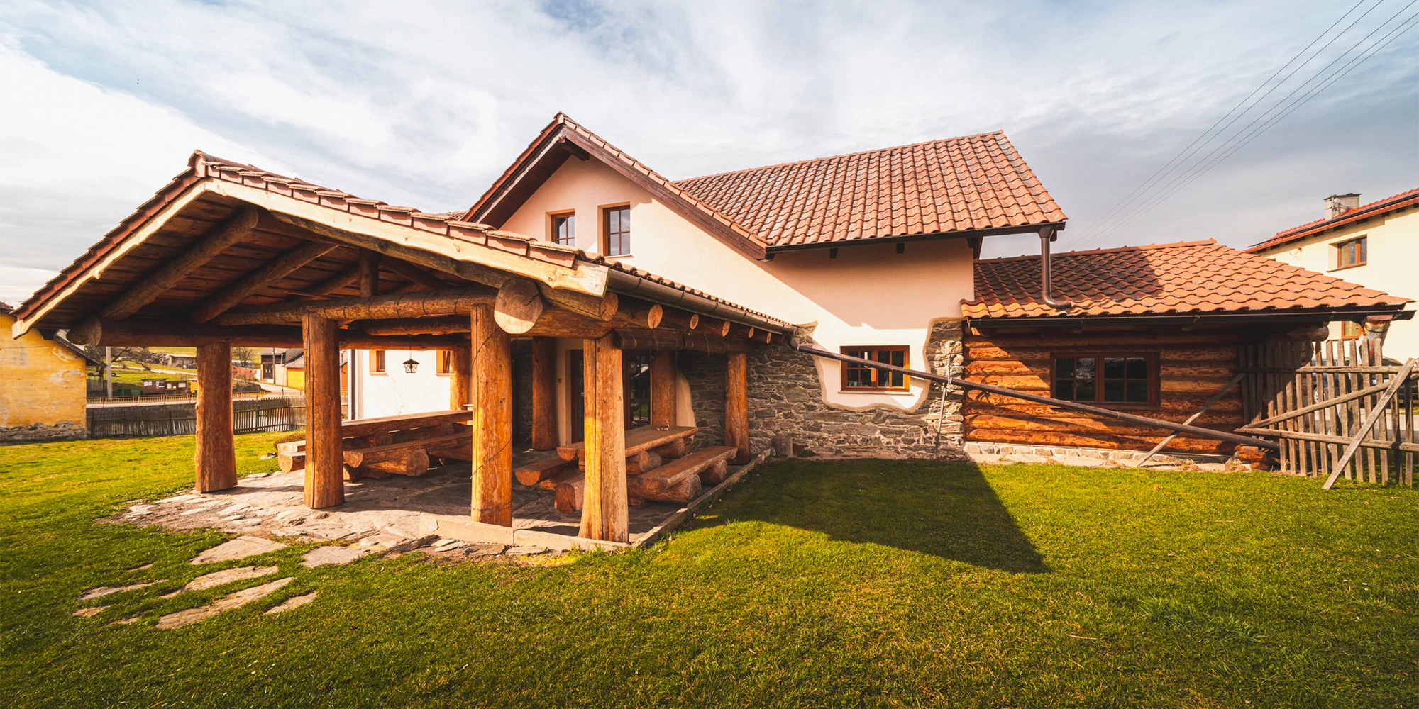 Krásný srub s koňmi na Rabštejnsku