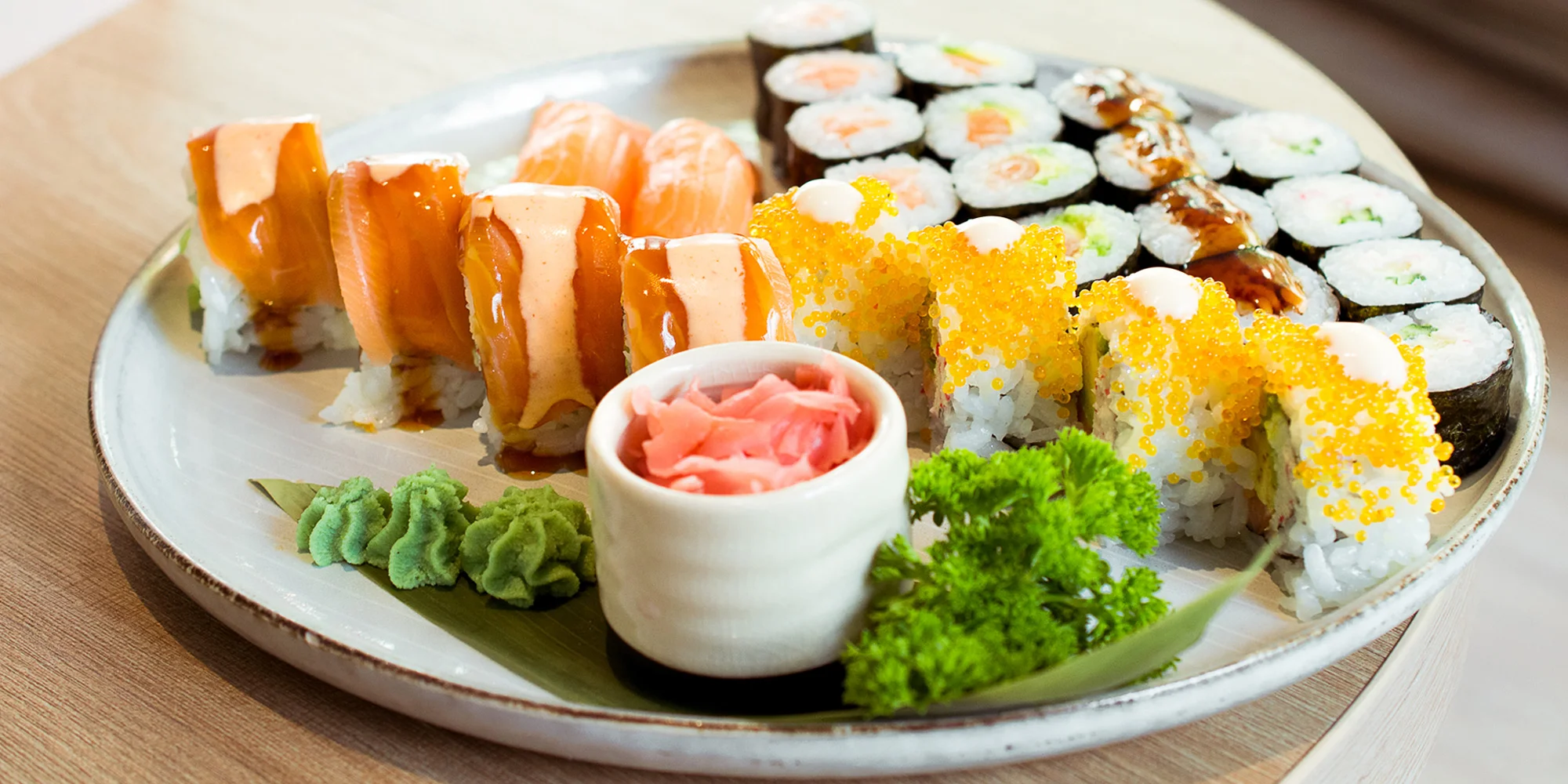 26 kousků sushi v moderním bistru v pasáži Alfa