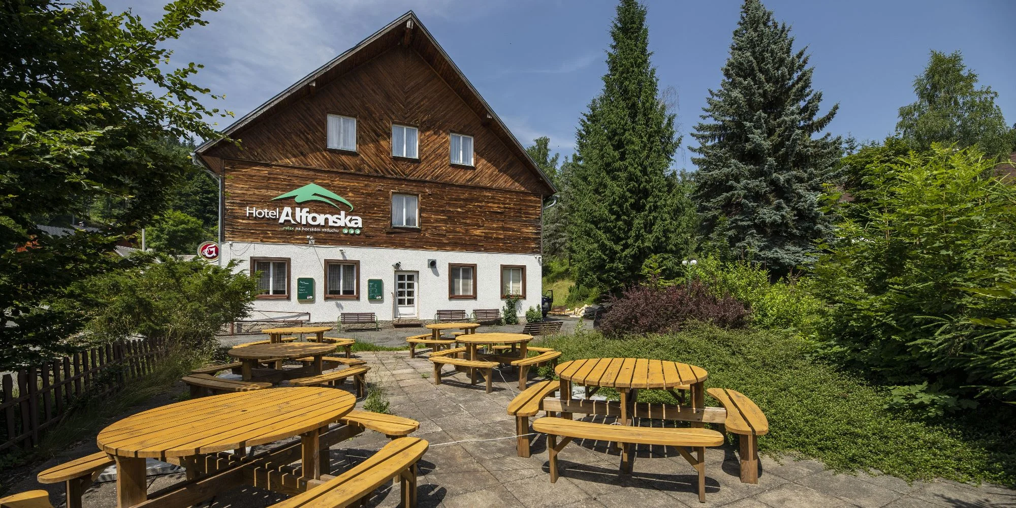Krkonoše: hotel s polopenzí, přímo u sjezdovky