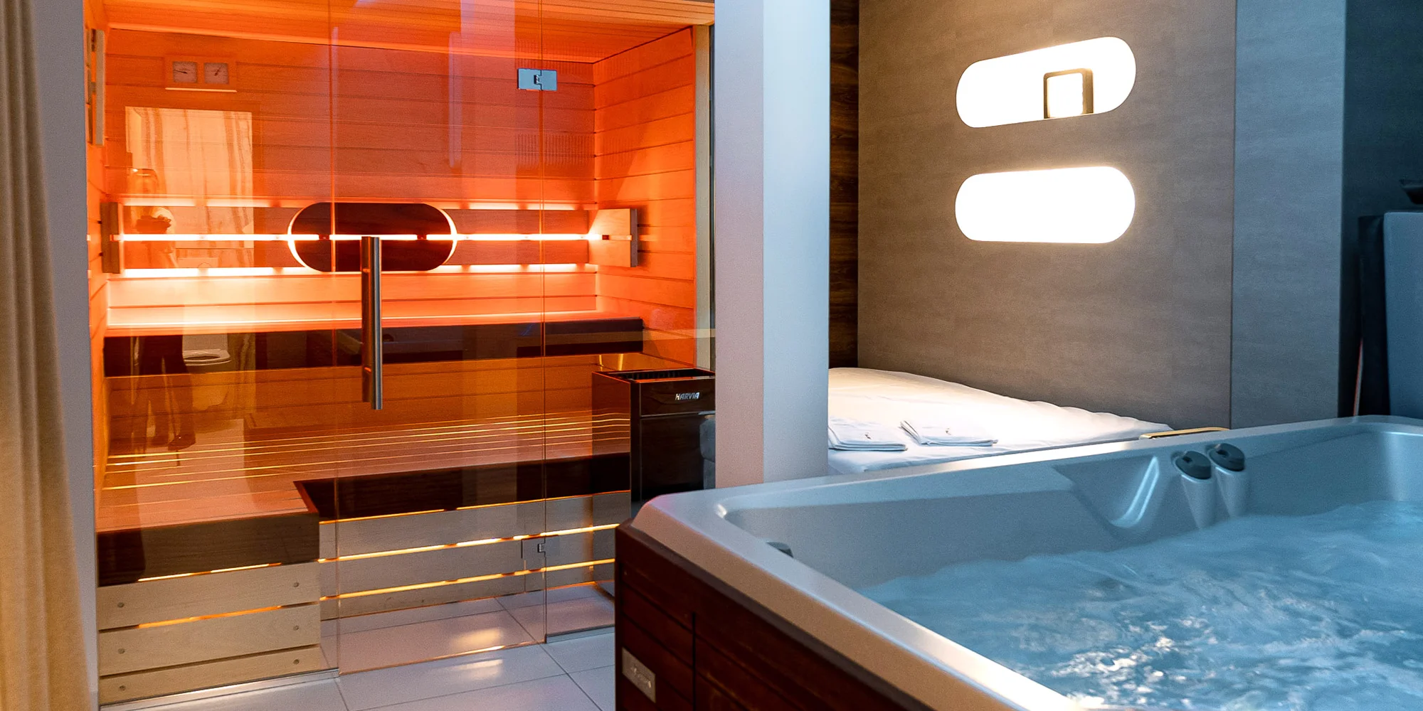 2 hod. v privátním wellness: finská sauna, vířivka i sekt