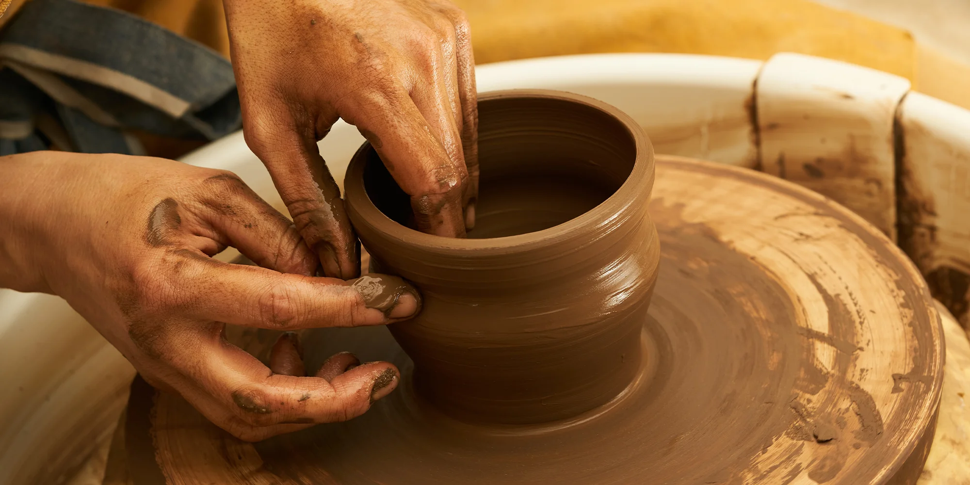 Workshop keramiky: točení na hrnčířském kruhu