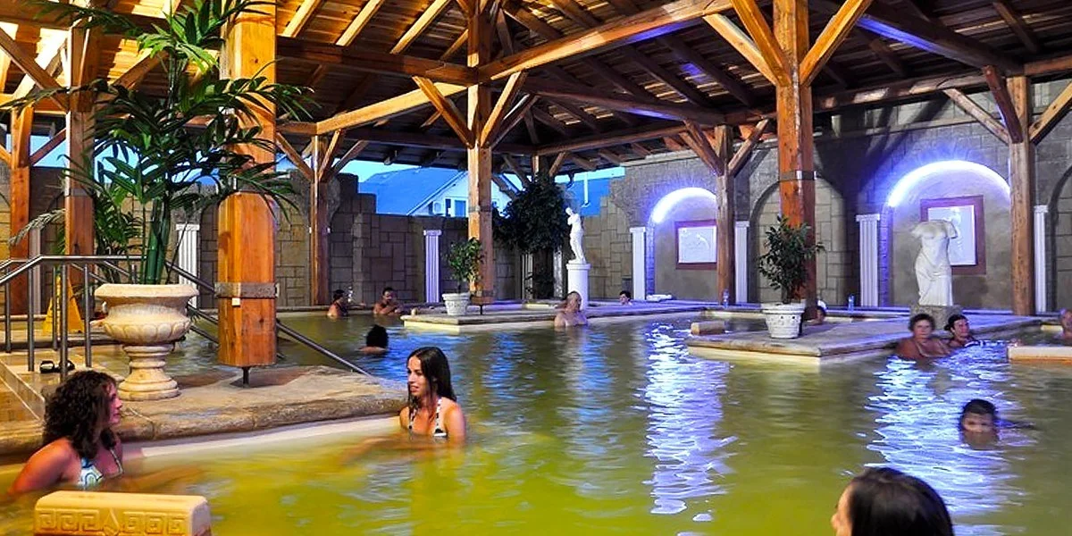 Pobyt v Podhájské se snídaní či polopenzí a wellness