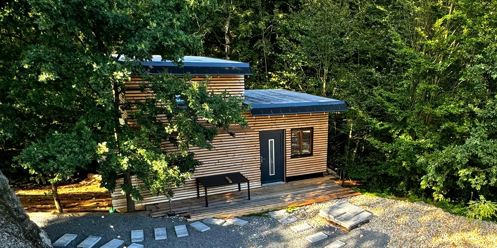 Kousek klidu v Jizerkách: tiny house se saunou a vířivkou