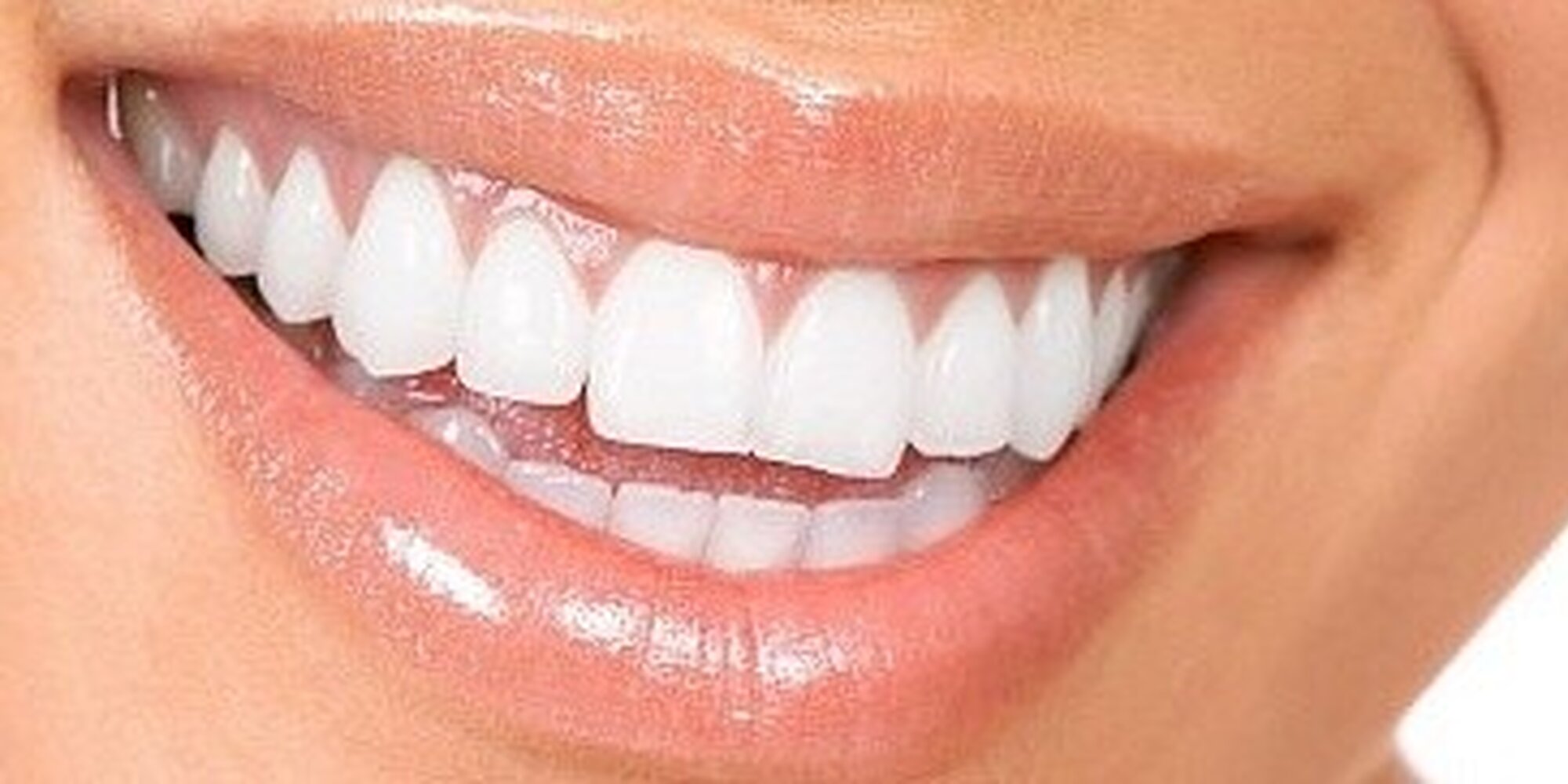 Белые прочные зубы