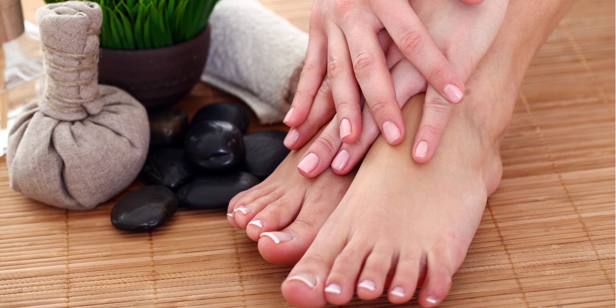 Feet treat. Педикюр. Маникюр и педикюр. Педикюр без покрытия. Маникюр и педикюр без покрытия.