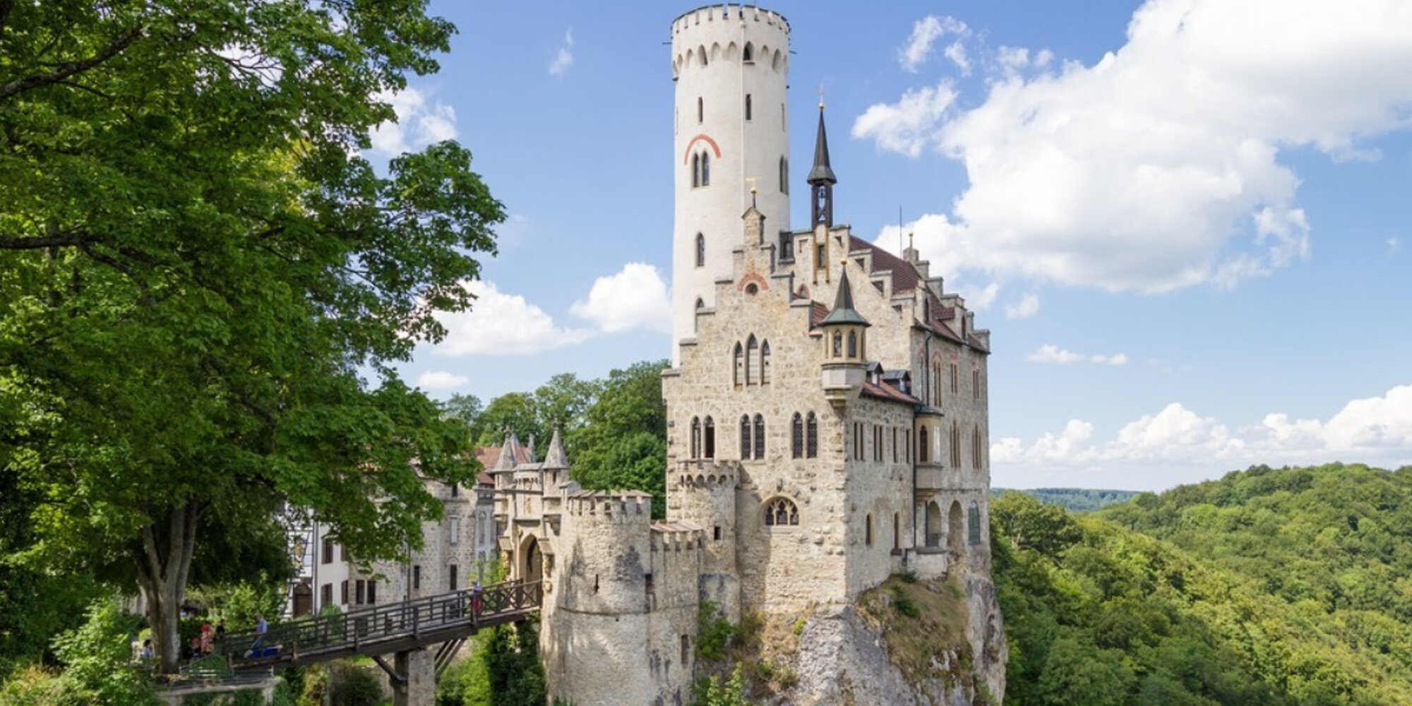 Замок лихтенштейн. Лихтенштайн (замок в Германии). Замок Гутенберг Лихтенштейн. Лихтенштайн (замок в Австрии). Лихтенштейн 19 век.
