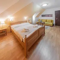 Pokoj s manželskou postelí (20 m²)