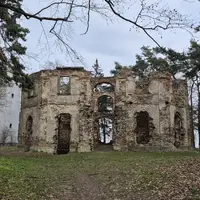 Zřícenina letohrádku Belveder a rozhledna Vysoká