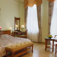 Double Standard (Královská vila) (29 m²)