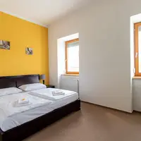 Dvoulůžkový pokoj s výhledem do dvora
