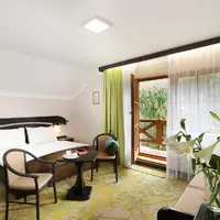 Dvojlôžková izba Comfort plus s balkónom a výhľadom na hory (20–28 m²)